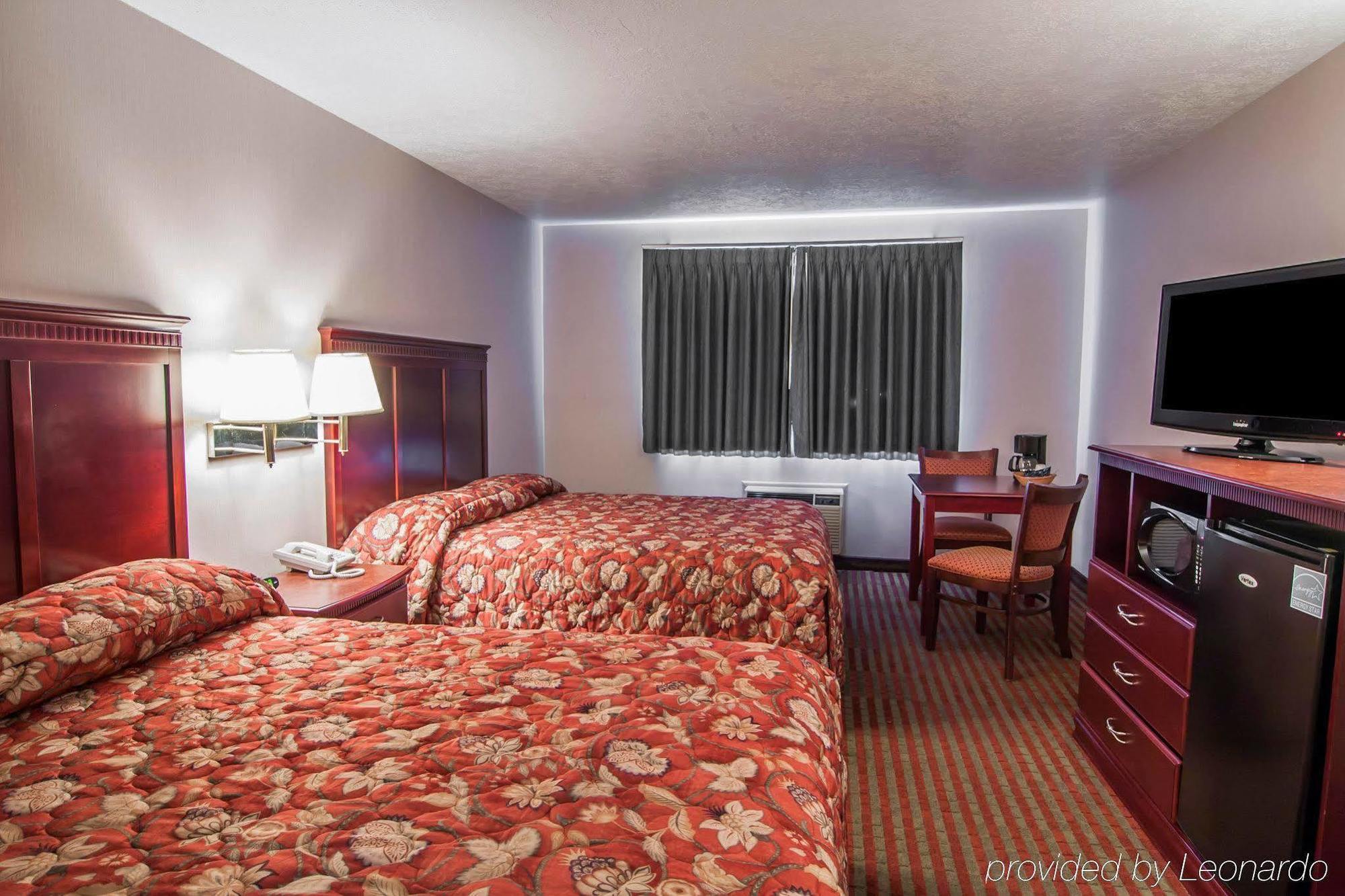 Bridgeway Inn & Suites Sublimity エクステリア 写真